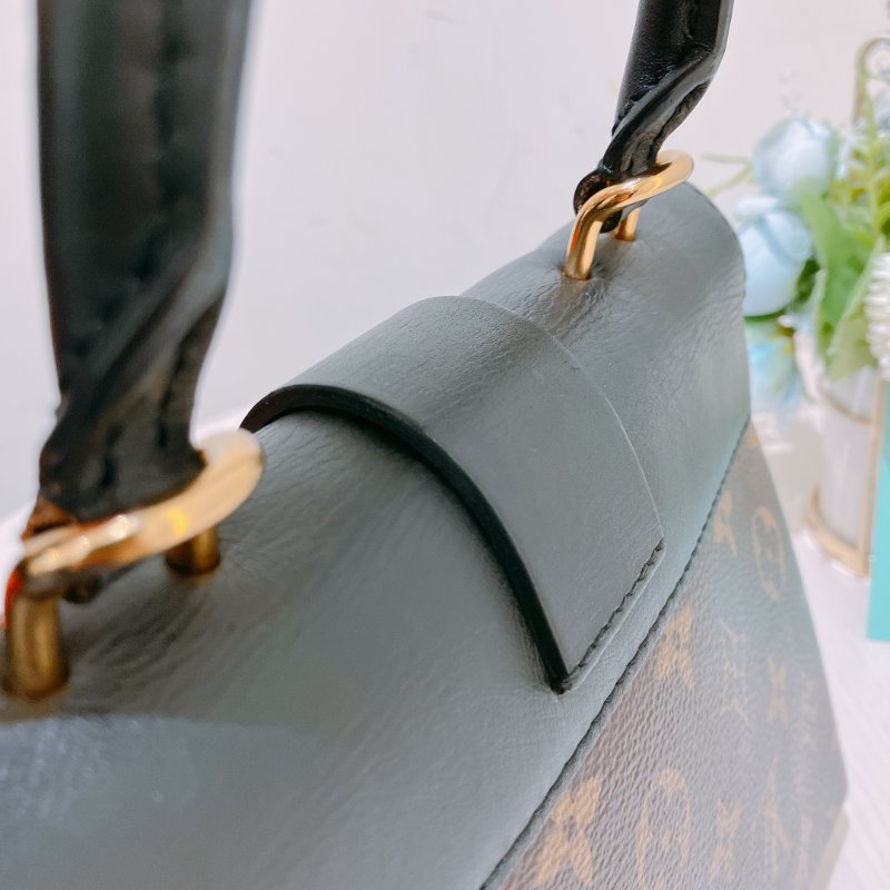 TK1961 Louis Vuitton 路易威登小號鎖頭肩帶包包 Locky BB Bag-16