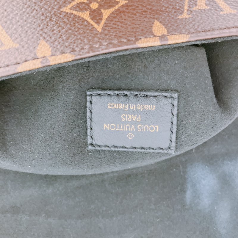 TK1961 Louis Vuitton 路易威登小號鎖頭肩帶包包 Locky BB Bag-20