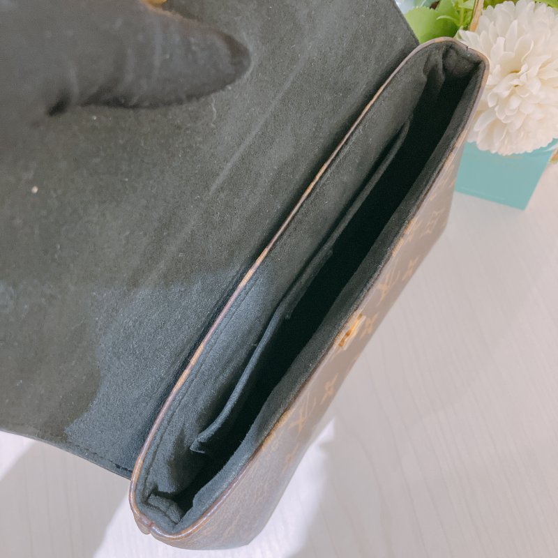 TK1961 Louis Vuitton 路易威登小號鎖頭肩帶包包 Locky BB Bag-21