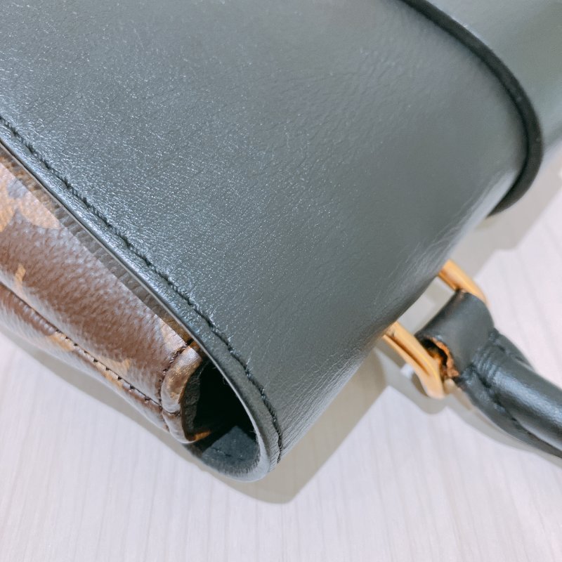 TK1961 Louis Vuitton 路易威登小號鎖頭肩帶包包 Locky BB Bag-31