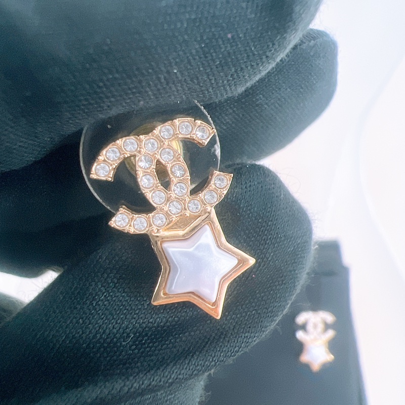 Chanel 24c 雙C白色星星耳環-1