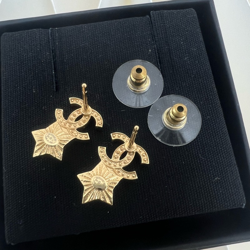 Chanel 24c 雙C白色星星耳環-4