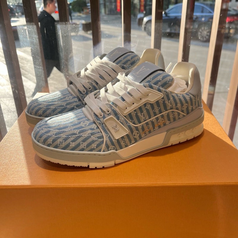 LV路易威登 trainer 藍白條紋休閒鞋 8碼,42.5碼-0