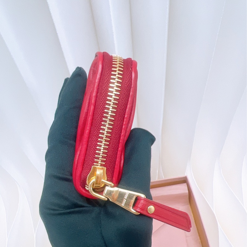Miu Miu 紅色拉鏈短夾/零錢包-6