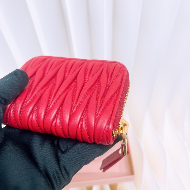 Miu Miu 紅色拉鏈短夾/零錢包-8