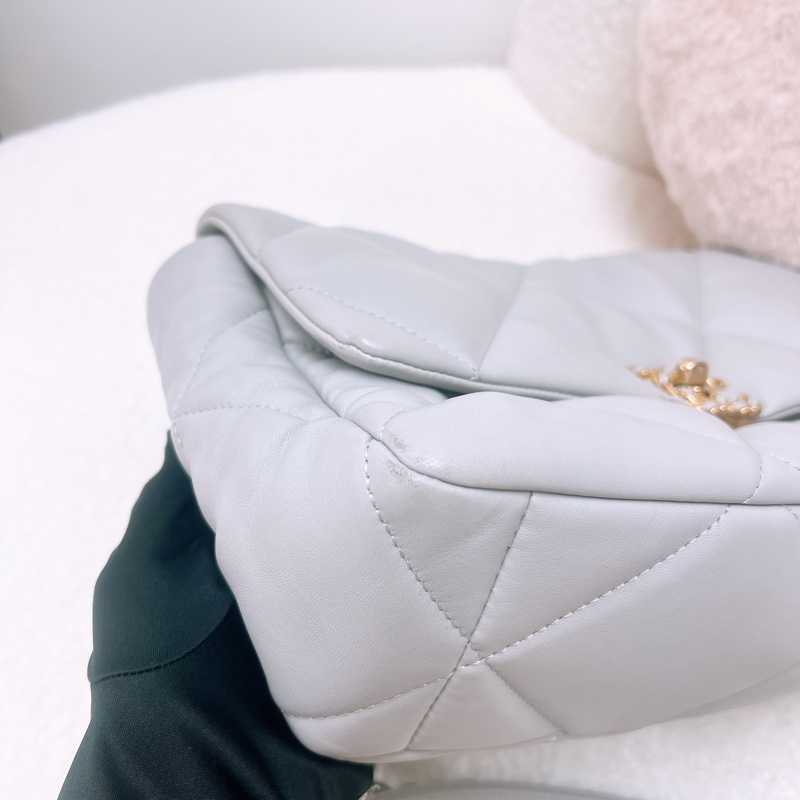 Chanel 19 淺灰色大號翻蓋包-3