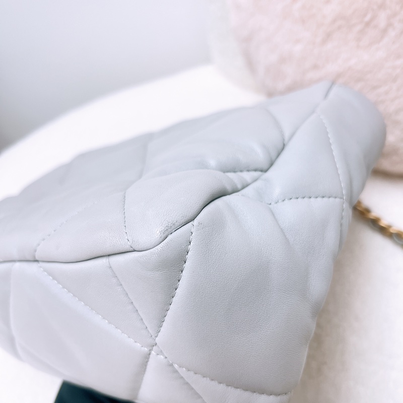 Chanel 19 淺灰色大號翻蓋包-8