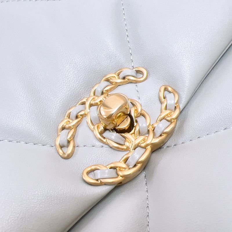 Chanel 19 淺灰色大號翻蓋包-9