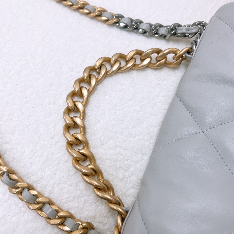 Chanel 19 淺灰色大號翻蓋包-13