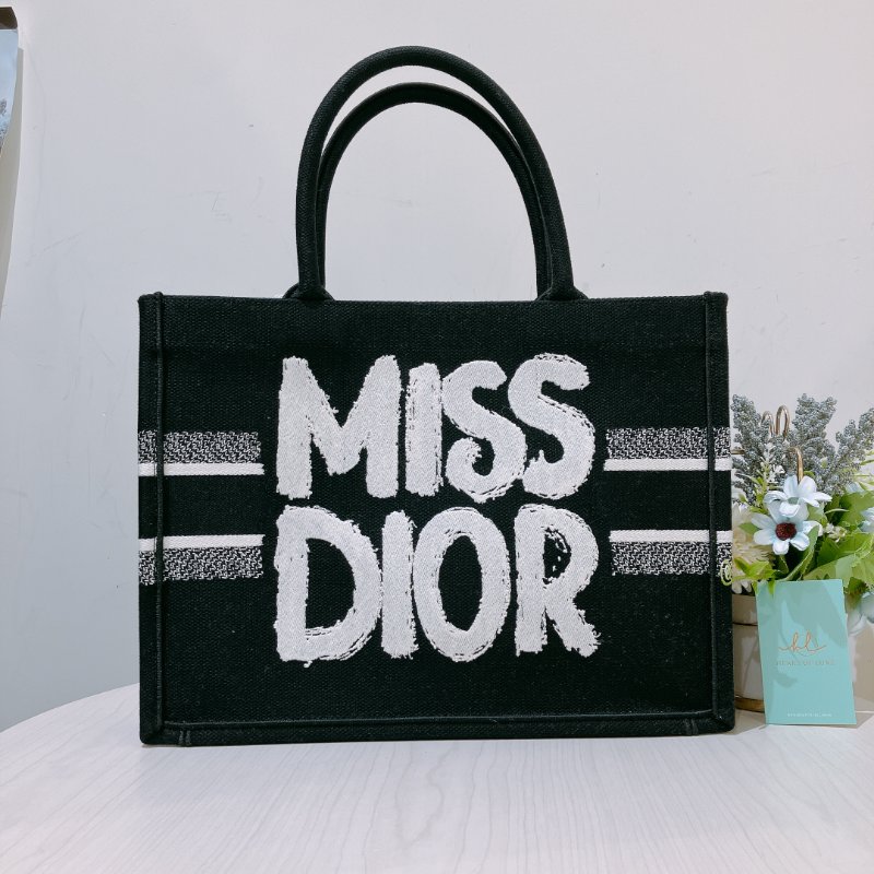 TK1963	Christian Dior 迪奧中號手拿包包Miss Dior Canvas Book Tote Medium-0