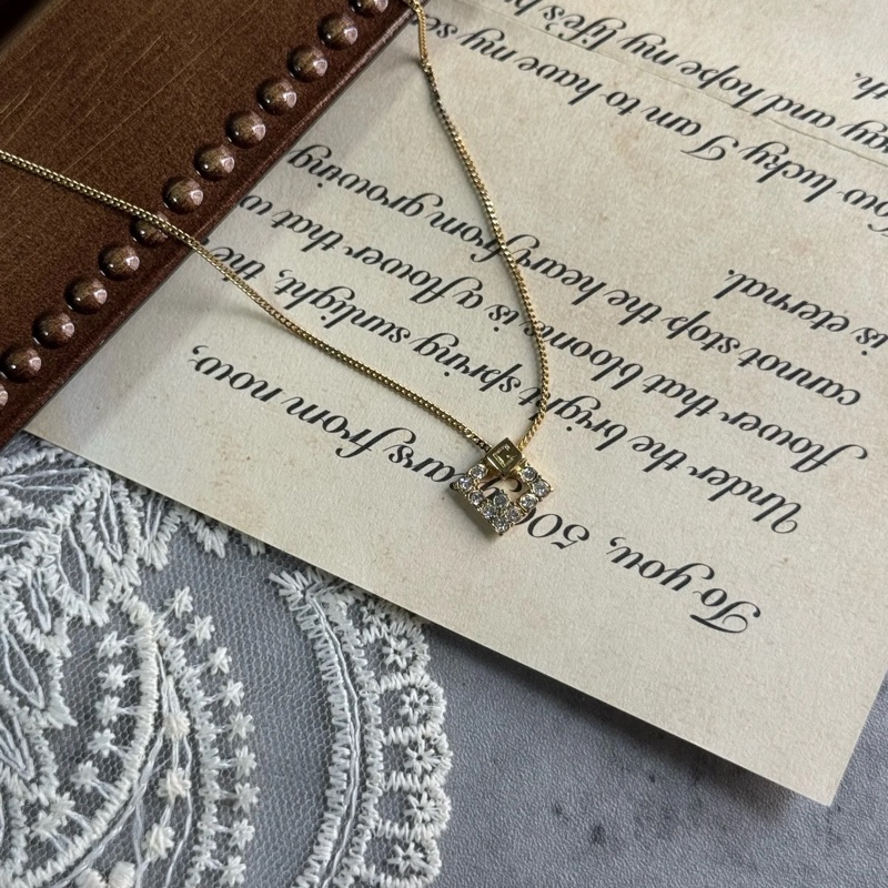 Givenchy 紀梵希 菱形 萊茵石鍍金項鏈 鎖骨鏈-2