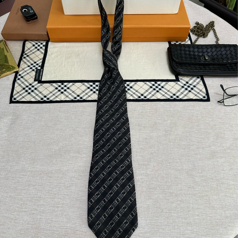 FENDI 滿版領帶-0