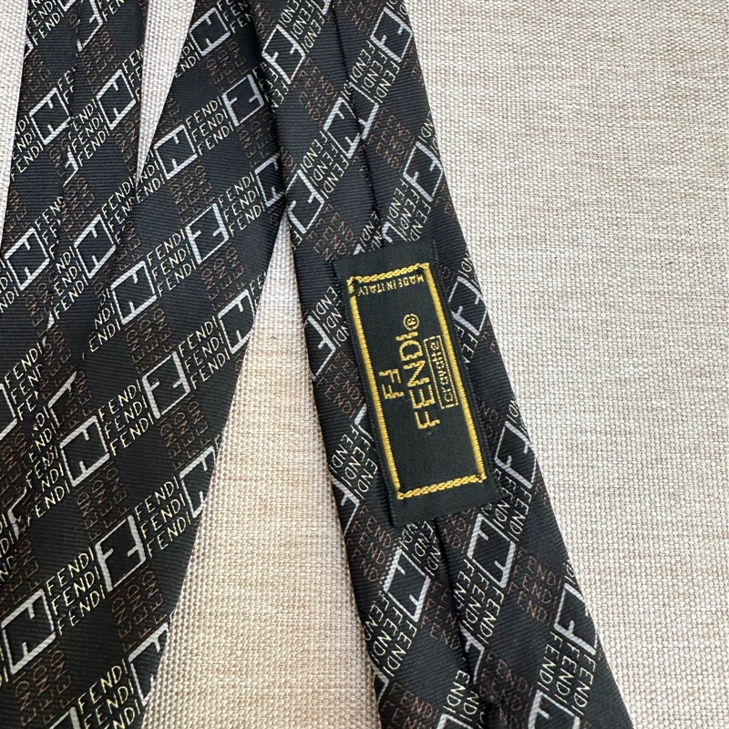 FENDI 滿版領帶-2