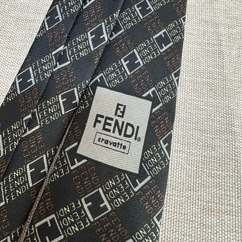 FENDI 滿版領帶-4