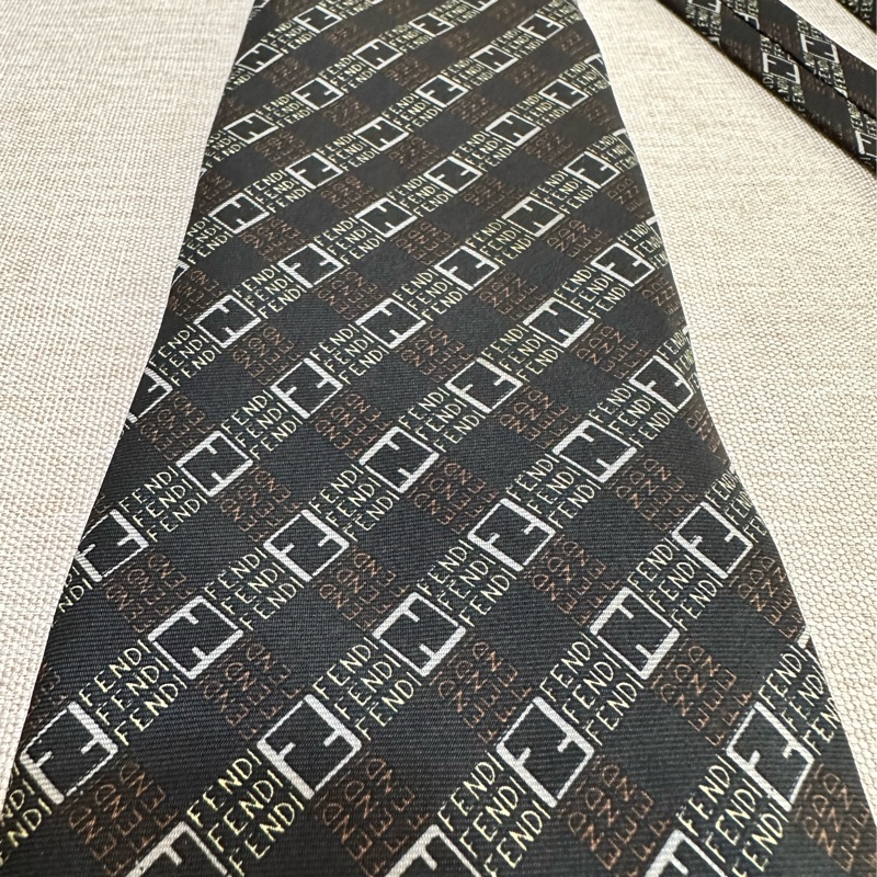 FENDI 滿版領帶-5