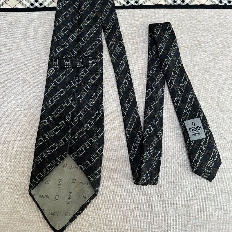FENDI 滿版領帶-8