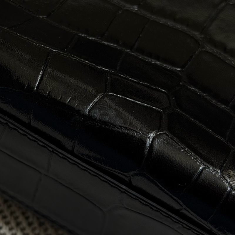 YSL Mini Toy 鱷魚壓紋黑金迷你托特包-13