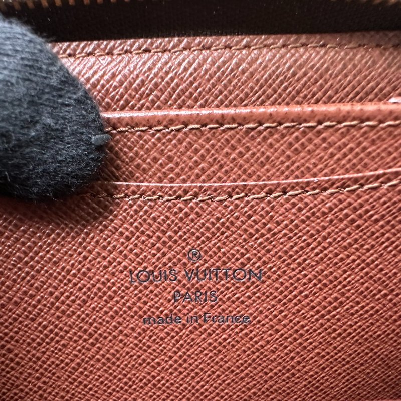 LV 老花ㄇ字拉鏈零錢包-7