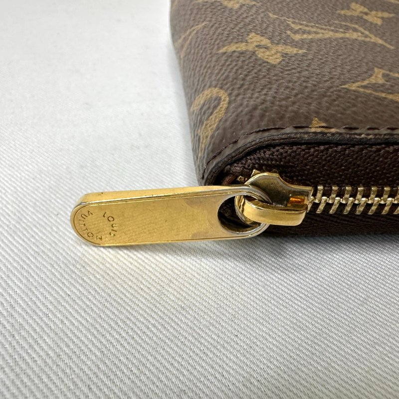LV 老花ㄇ字拉鏈零錢包-8