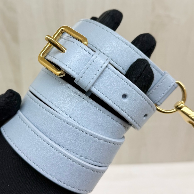 DIOR🩵雲藍色羊皮GROOVE保齡球包M1364UBOL-16