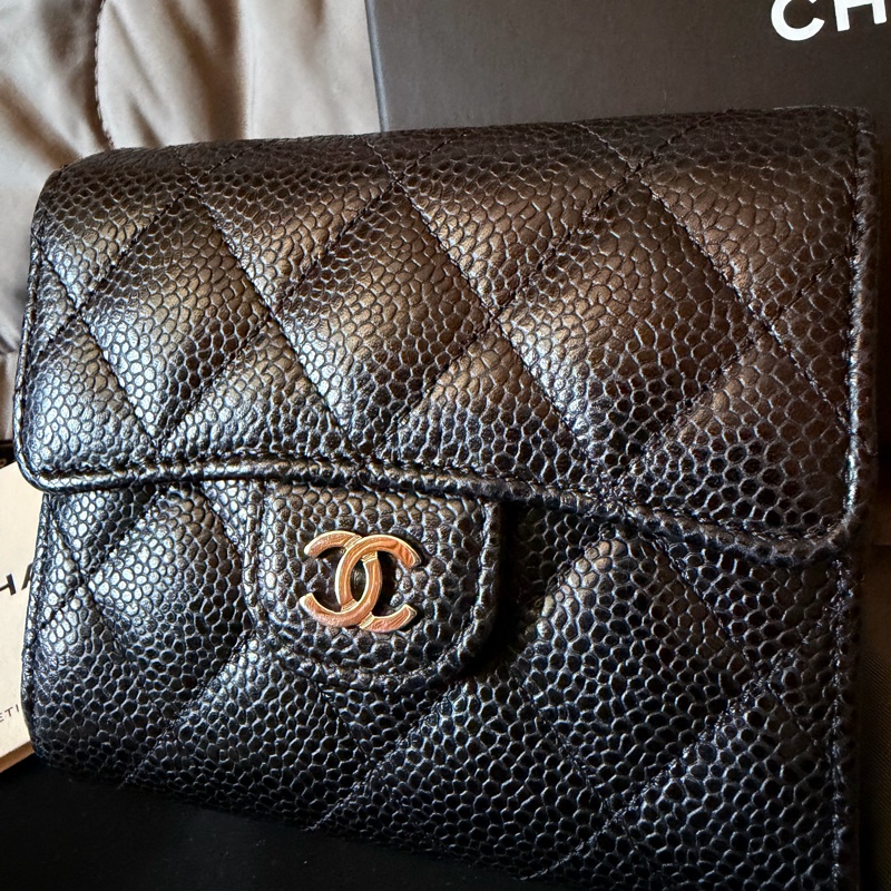 CHANEL 法國製黑銀魚子醬3折短夾-0