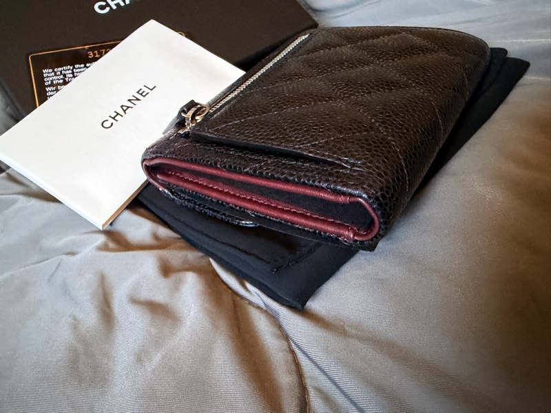 CHANEL 法國製黑銀魚子醬3折短夾-12