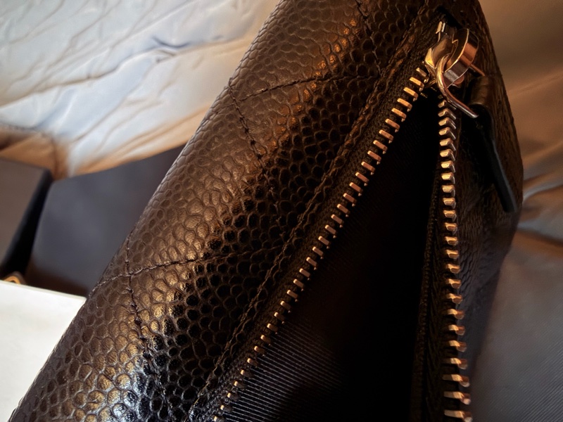 CHANEL 法國製黑銀魚子醬3折短夾-23