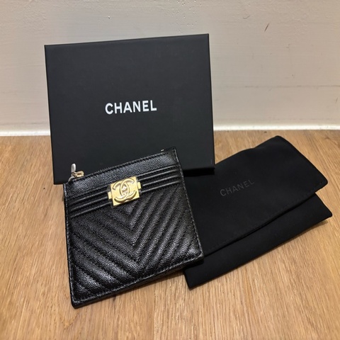 Chanel boy黑金山形紋拉鍊卡夾