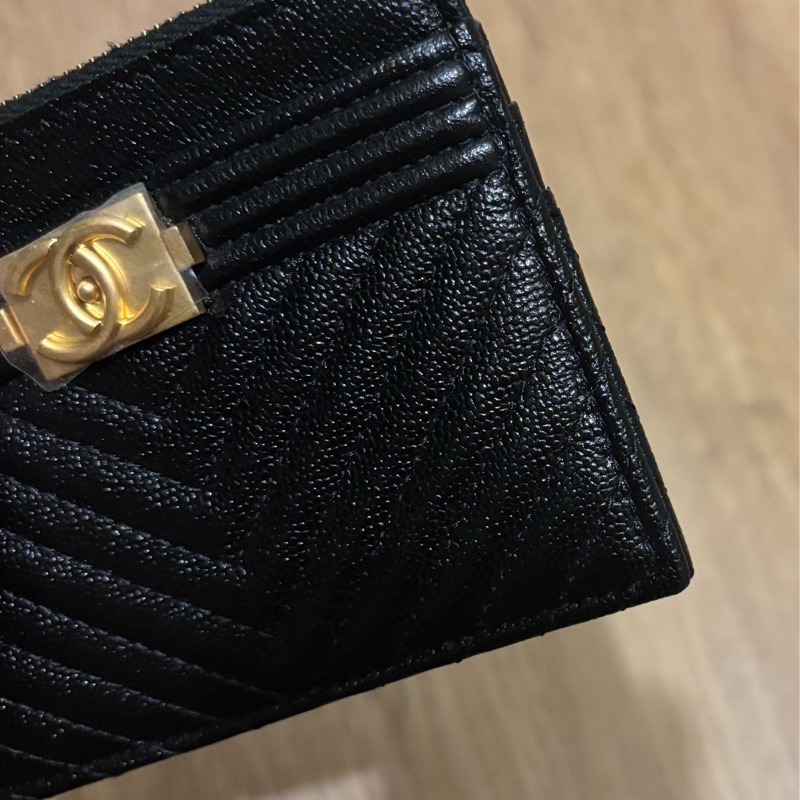 Chanel boy黑金山形紋拉鍊卡夾-8