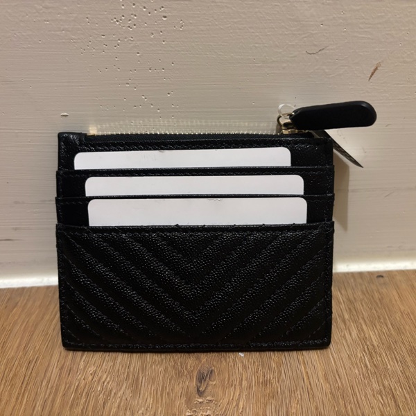 Chanel boy黑金山形紋拉鍊卡夾-11