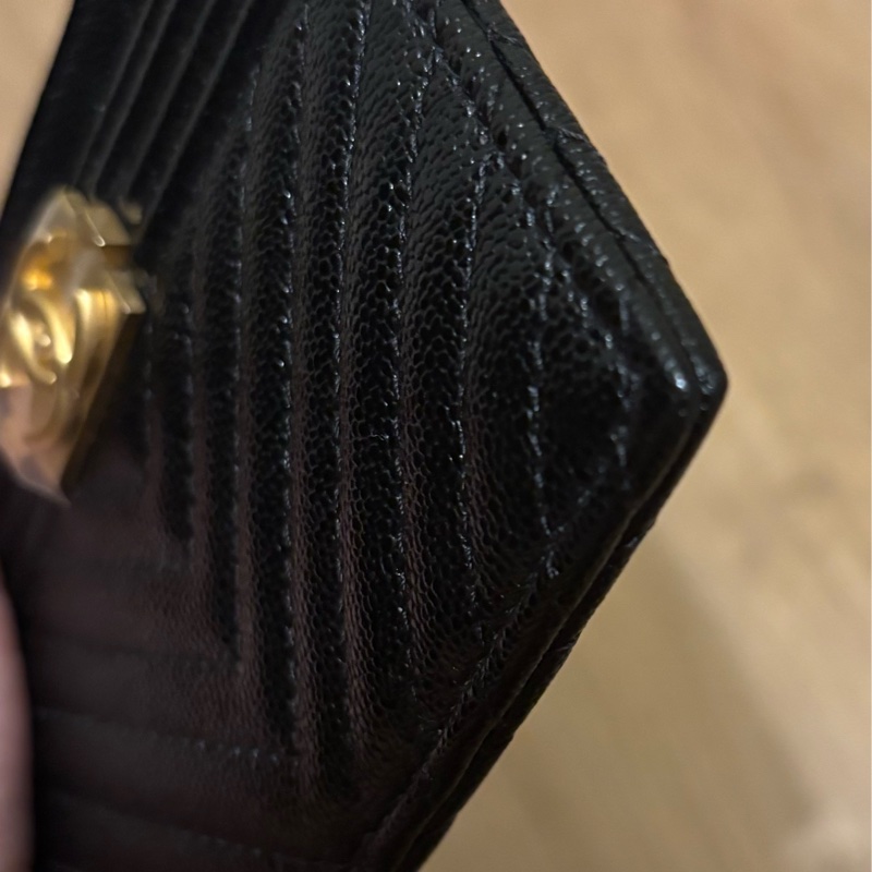 Chanel boy黑金山形紋拉鍊卡夾-13