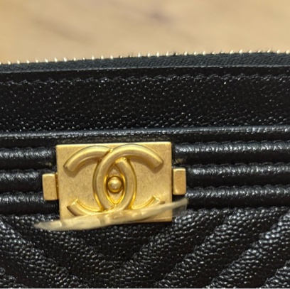 Chanel boy黑金山形紋拉鍊卡夾-19