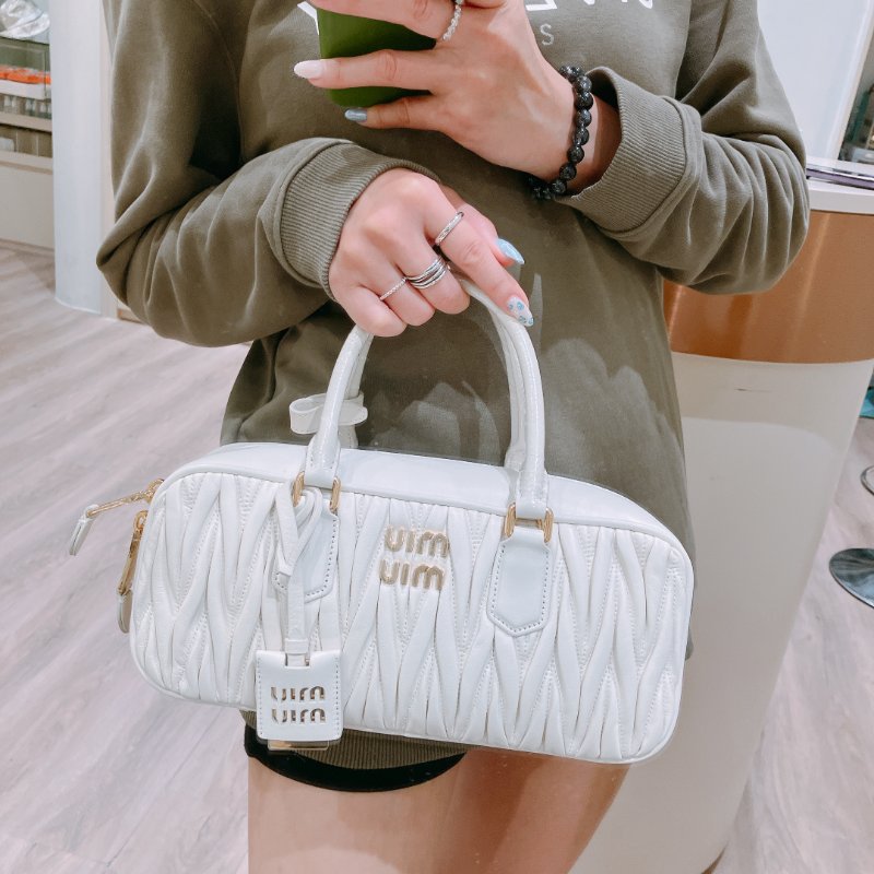 TK1966 Miu Miu 經典皮紋兩用包包 Arcadie Matelassé Nappa Regular Leather Bag-1