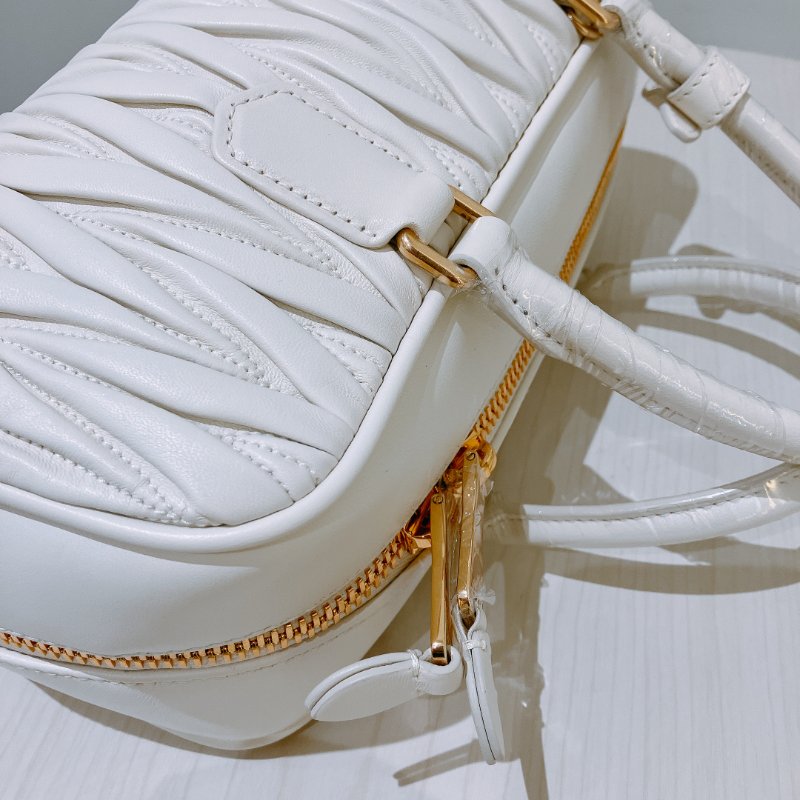 TK1966 Miu Miu 經典皮紋兩用包包 Arcadie Matelassé Nappa Regular Leather Bag-12