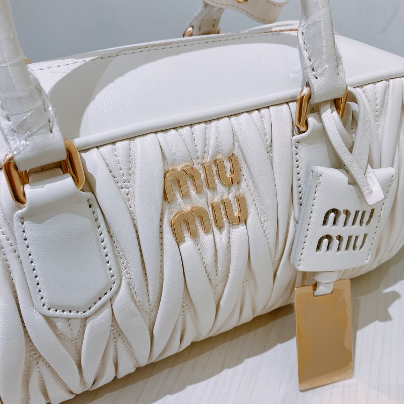 TK1966 Miu Miu 經典皮紋兩用包包 Arcadie Matelassé Nappa Regular Leather Bag-15