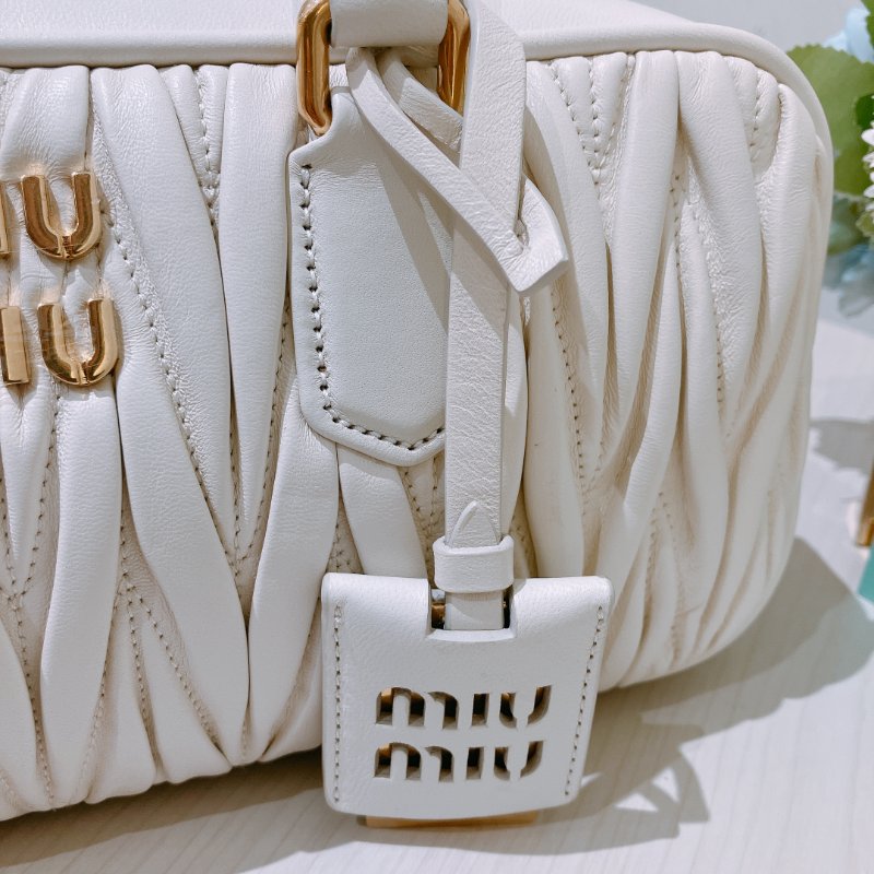 TK1966 Miu Miu 經典皮紋兩用包包 Arcadie Matelassé Nappa Regular Leather Bag-17