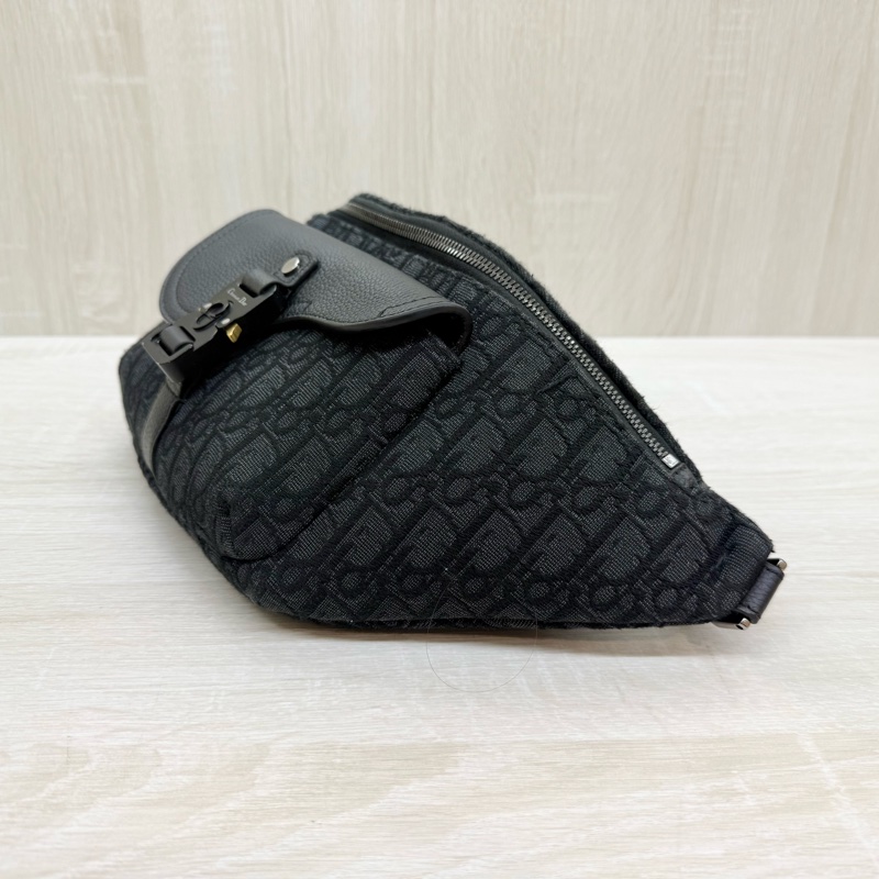 DIOR男款✨黑灰緹花小牛皮胸背腰包-5