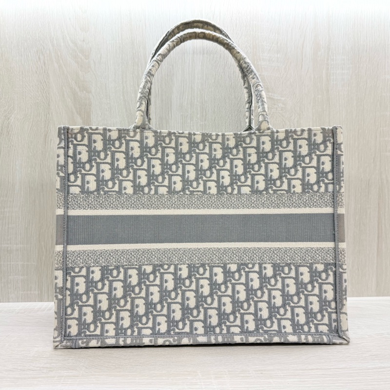 DIOR🤍灰色刺繡緹花布中號BOOK TOTE托特包M1296ZRIW-2
