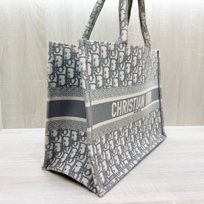 DIOR🤍灰色刺繡緹花布中號BOOK TOTE托特包M1296ZRIW-4