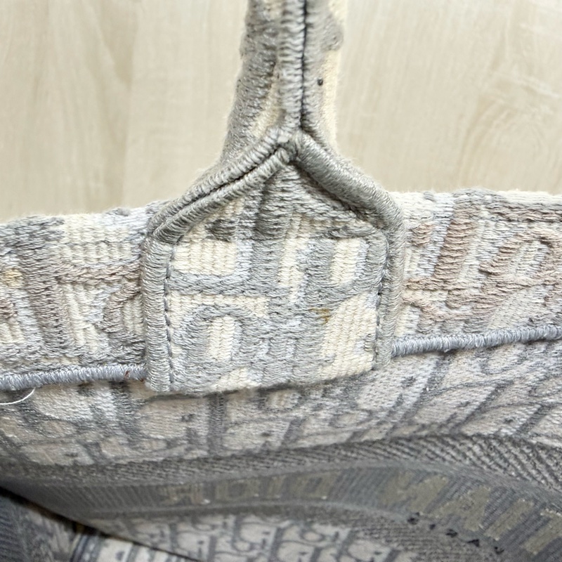 DIOR🤍灰色刺繡緹花布中號BOOK TOTE托特包M1296ZRIW-15