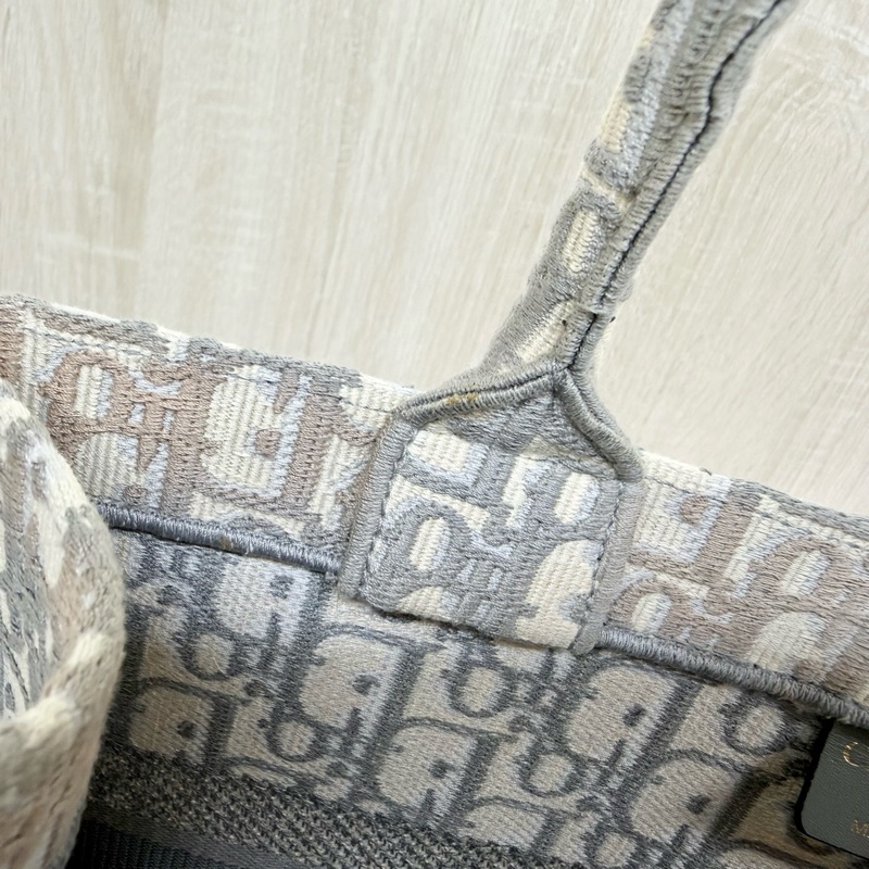 DIOR🤍灰色刺繡緹花布中號BOOK TOTE托特包M1296ZRIW-17