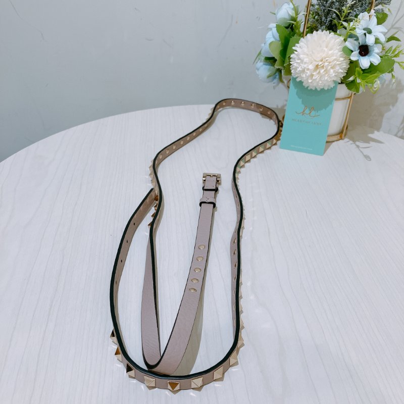 TK1968 Valentino 范倫鐵諾小號釘釘邊肩帶包包Small Garavani Crossbody Bag Leather Beige-15