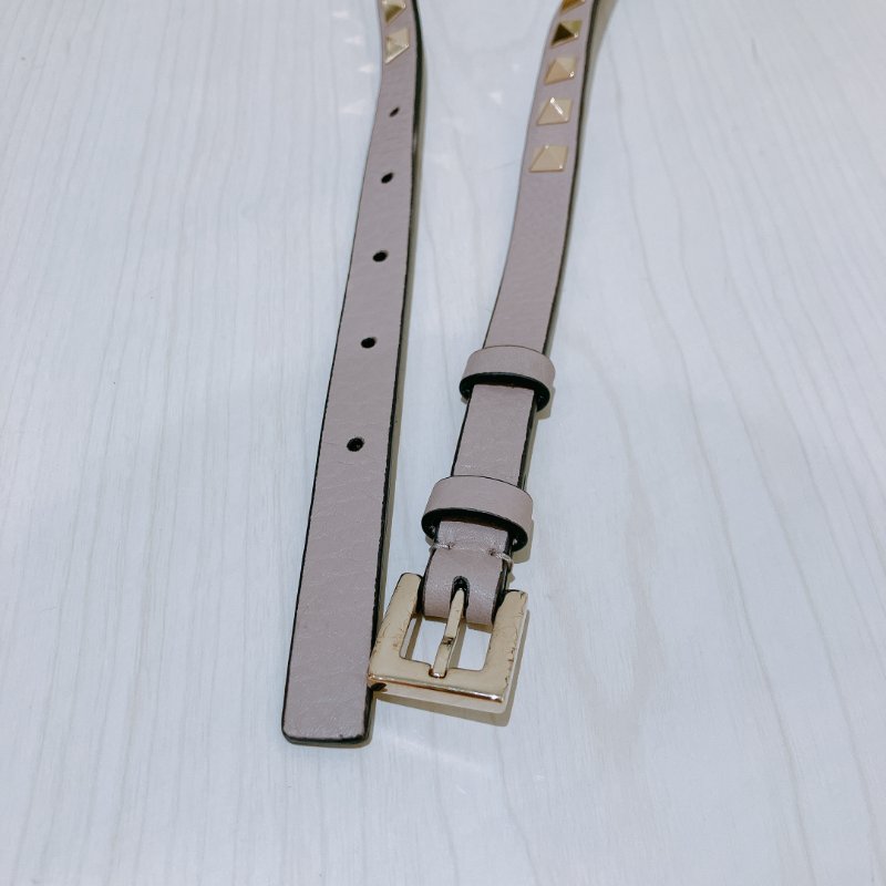 TK1968 Valentino 范倫鐵諾小號釘釘邊肩帶包包Small Garavani Crossbody Bag Leather Beige-16