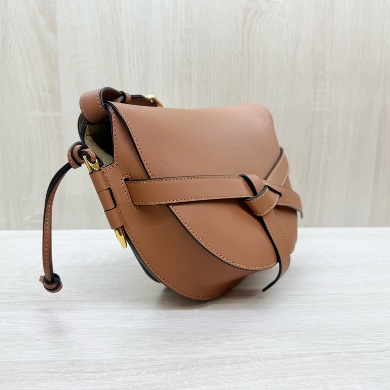 Loewe🤎棕色奶茶背帶小號GATE-3