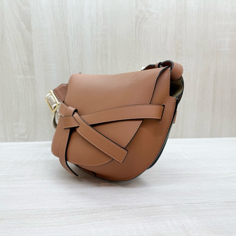 Loewe🤎棕色奶茶背帶小號GATE-4