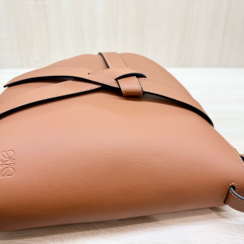 Loewe🤎棕色奶茶背帶小號GATE-10