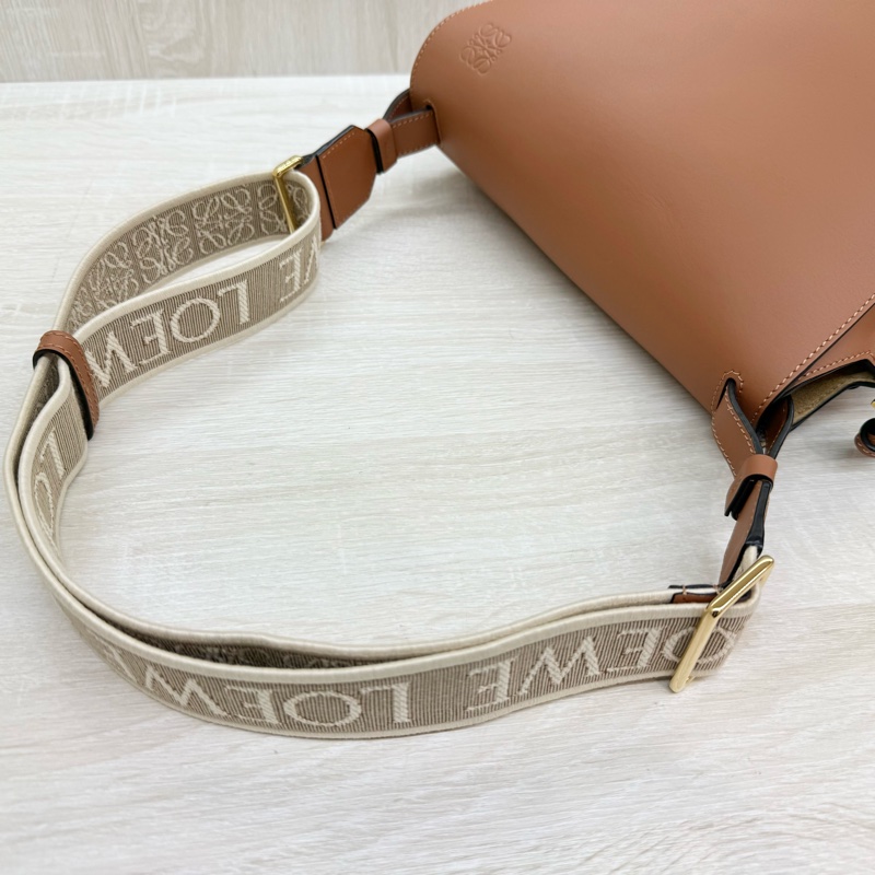 Loewe🤎棕色奶茶背帶小號GATE-13