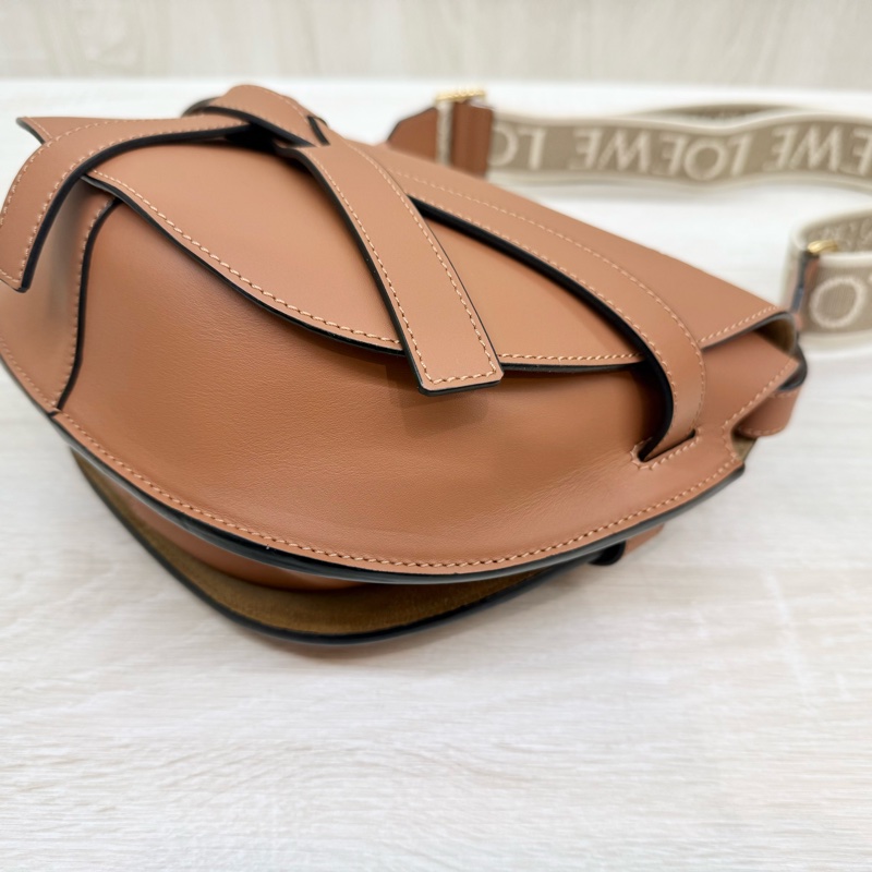 Loewe🤎棕色奶茶背帶小號GATE-15