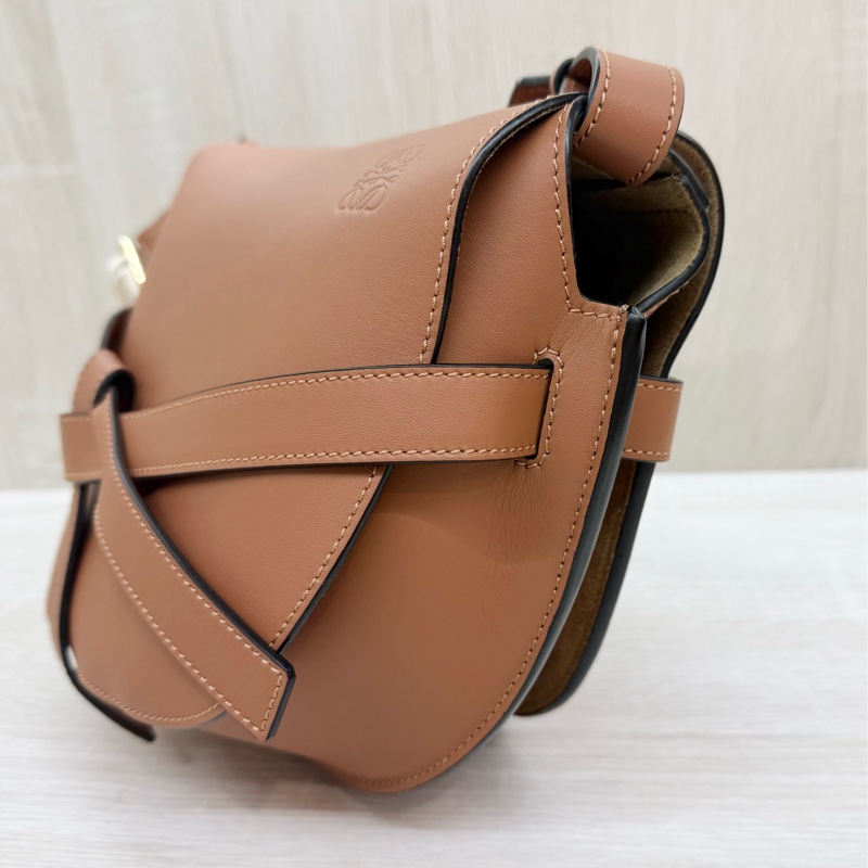 Loewe🤎棕色奶茶背帶小號GATE-18