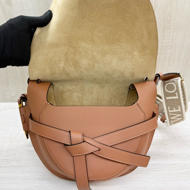 Loewe🤎棕色奶茶背帶小號GATE-19